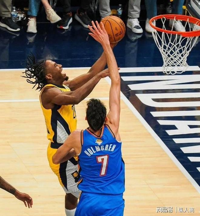 步行者惊险力克热火，发挥低迷却她耐得住力量突破的简单介绍