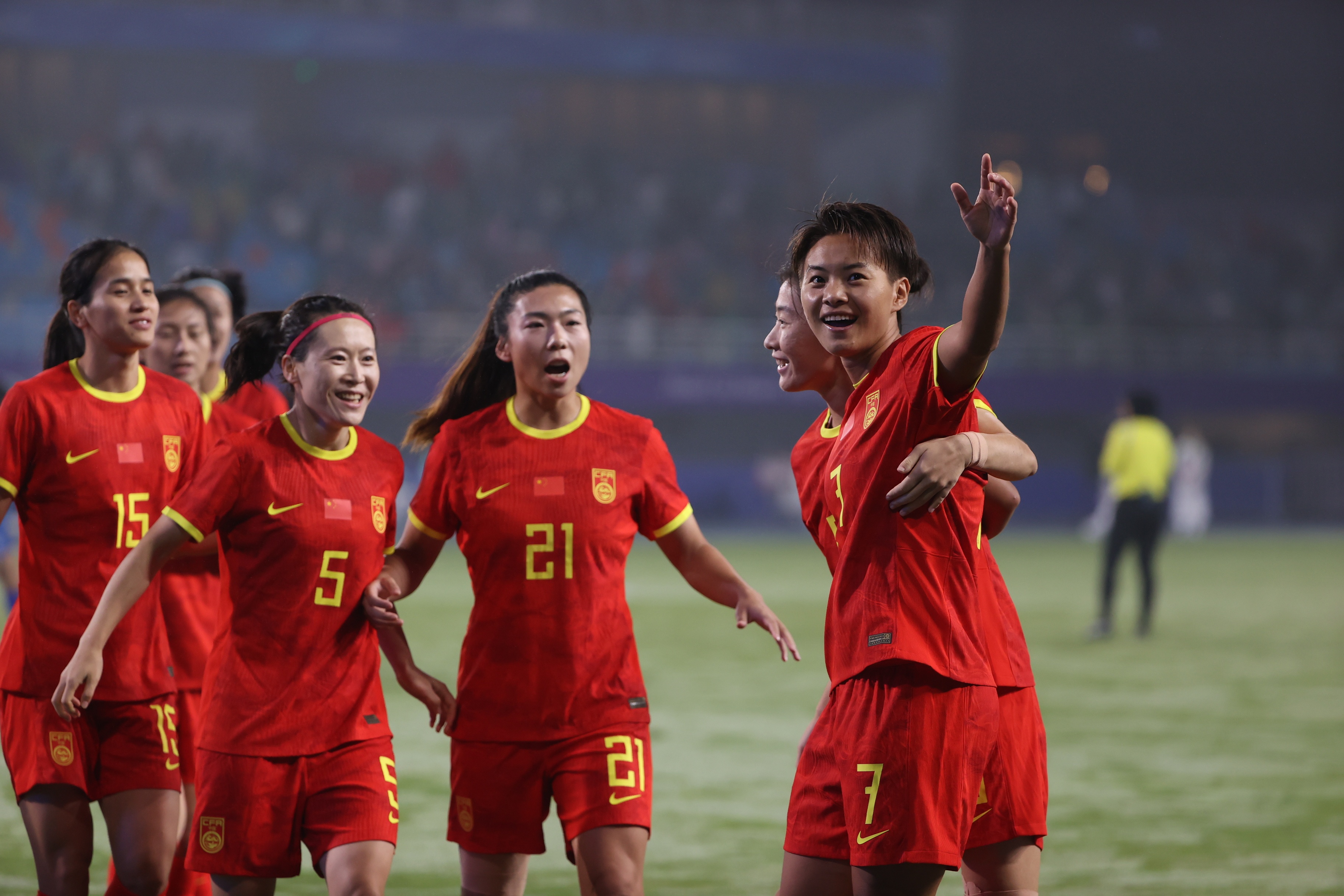 中国女足豪取胜利，再震主场的简单介绍