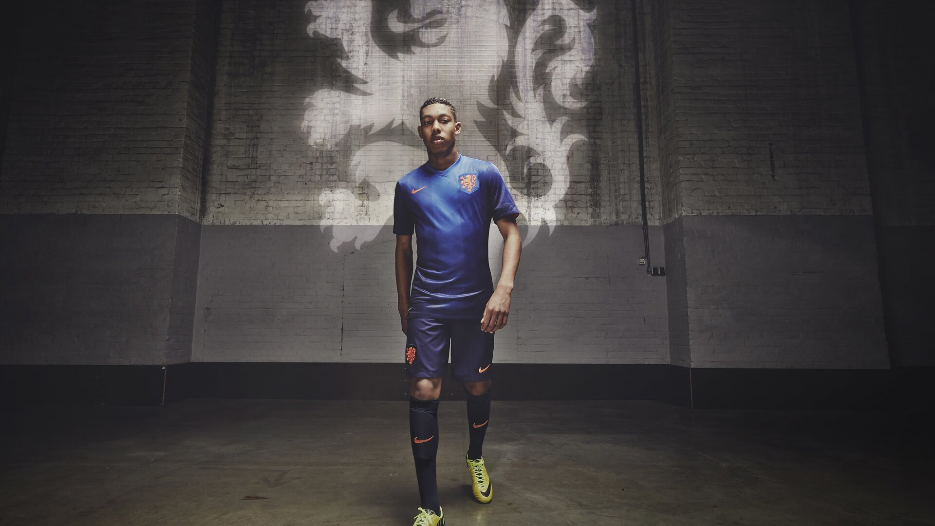 当足球与篮球的狂想相遇,NBA季后赛焦点战与秘鲁踏平拜仁的跨界隐喻