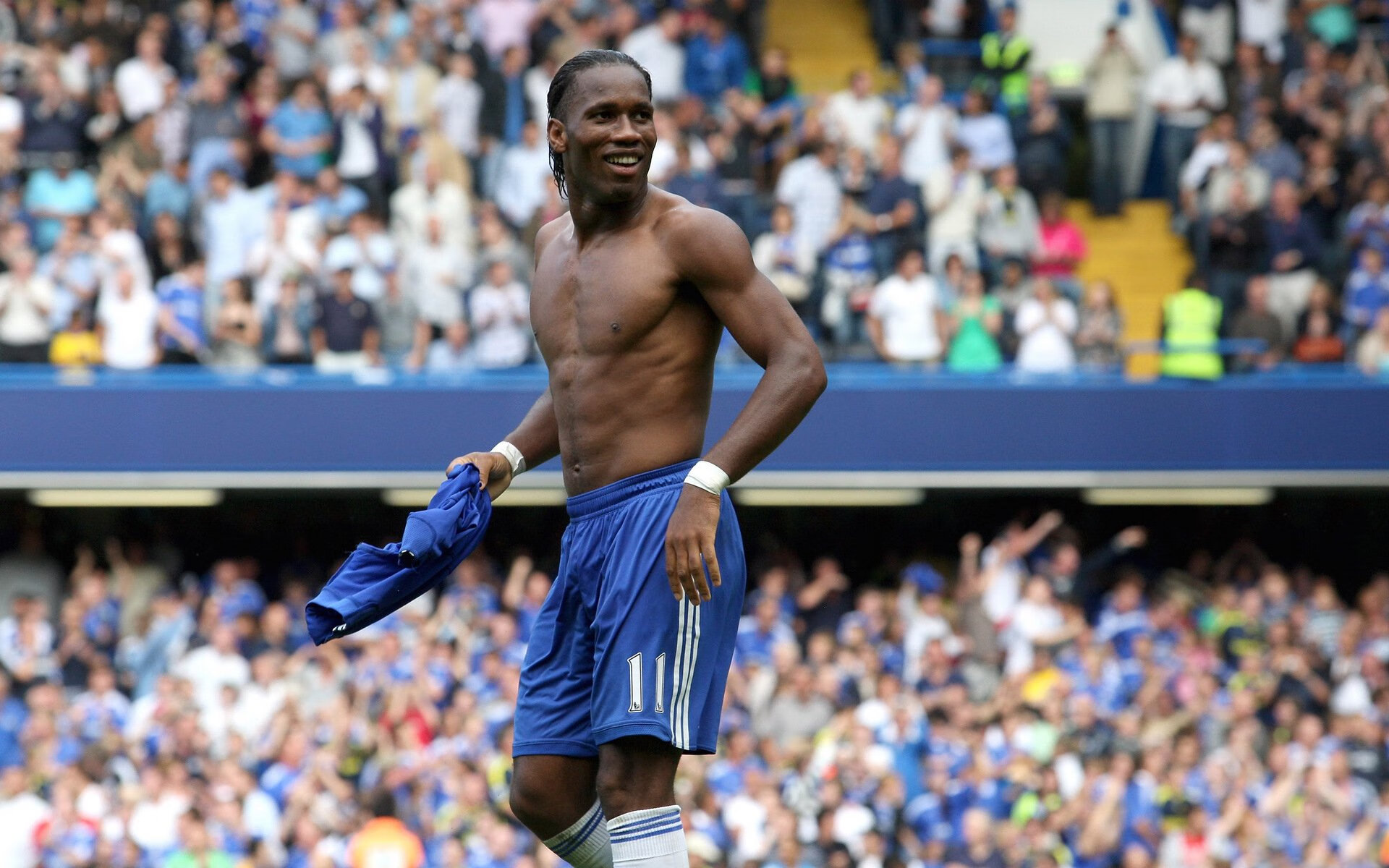 橙色风暴席卷银石，周冠宇主场神级表现，迈凯伦终结梅赛德斯时代序章